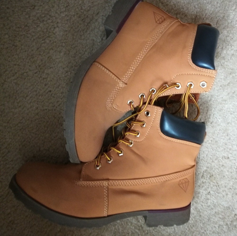 Boots - Picture 2 of 3
